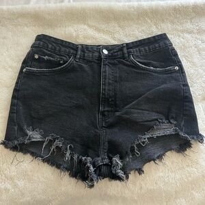 BLACK DENIM ZARA SHORTS